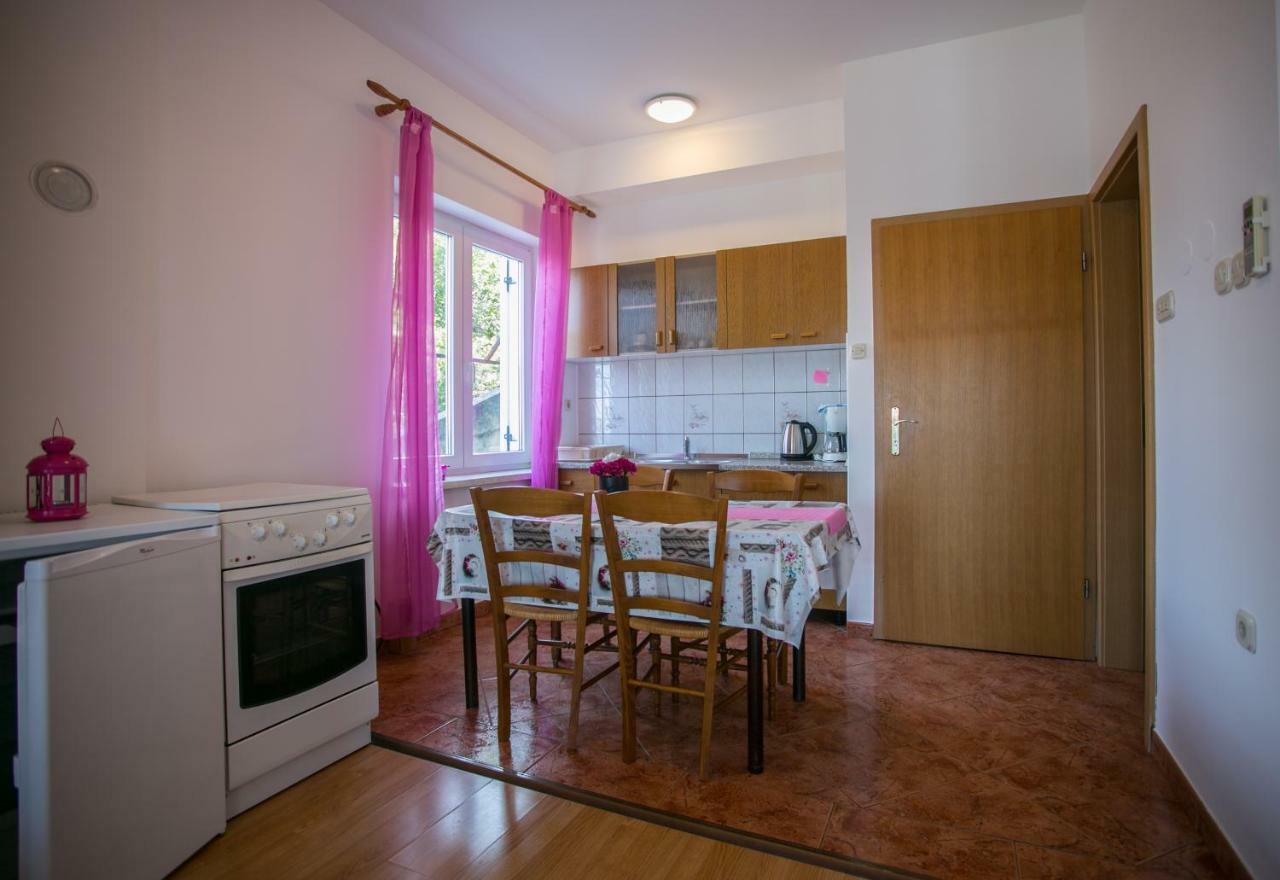 Apartments Katica Senj  Buitenkant foto
