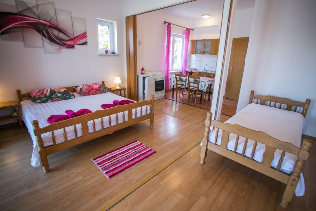 Apartments Katica Senj  Buitenkant foto