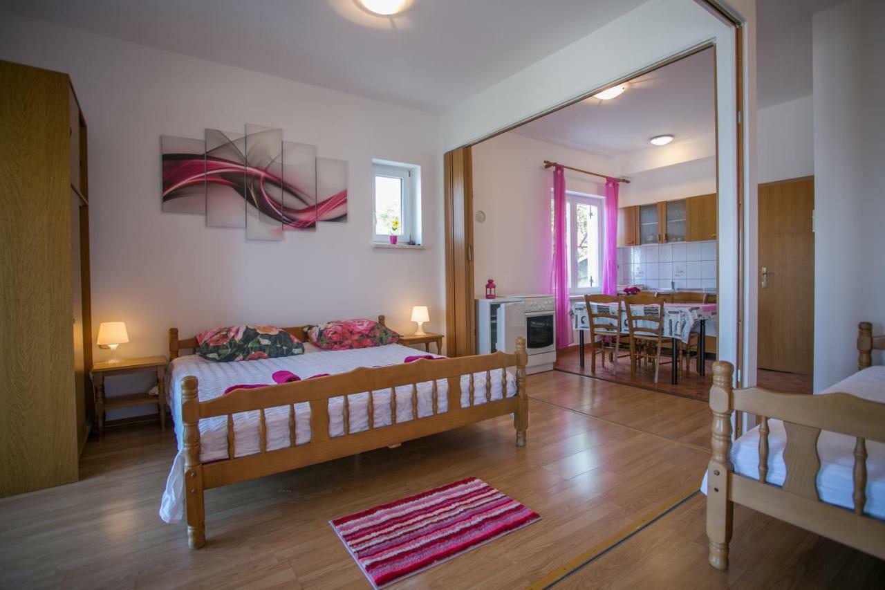 Apartments Katica Senj  Buitenkant foto